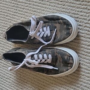 Kids Old Navy Camo Sneakers